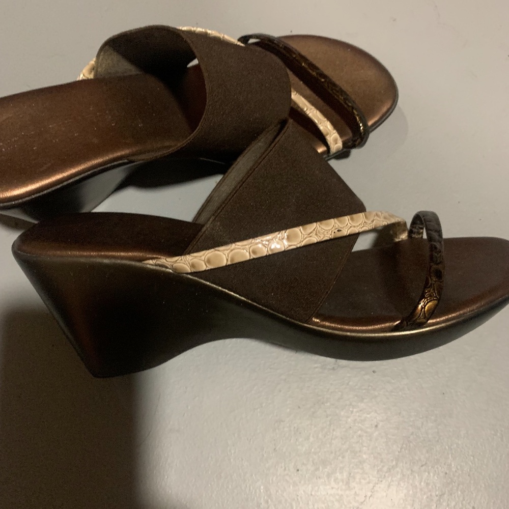 sandals - Picture 3 of 3